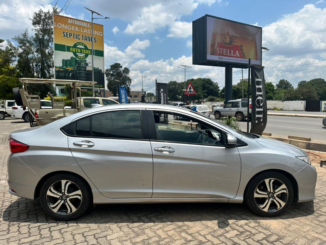 Honda City 2015 - Side View